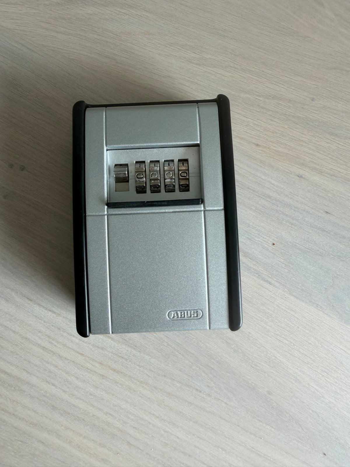 ABUS KeyGarage sleutelkluis met 4-cijferige code, Ophalen of Verzenden, Gebruikt, Overige materialen, Slot