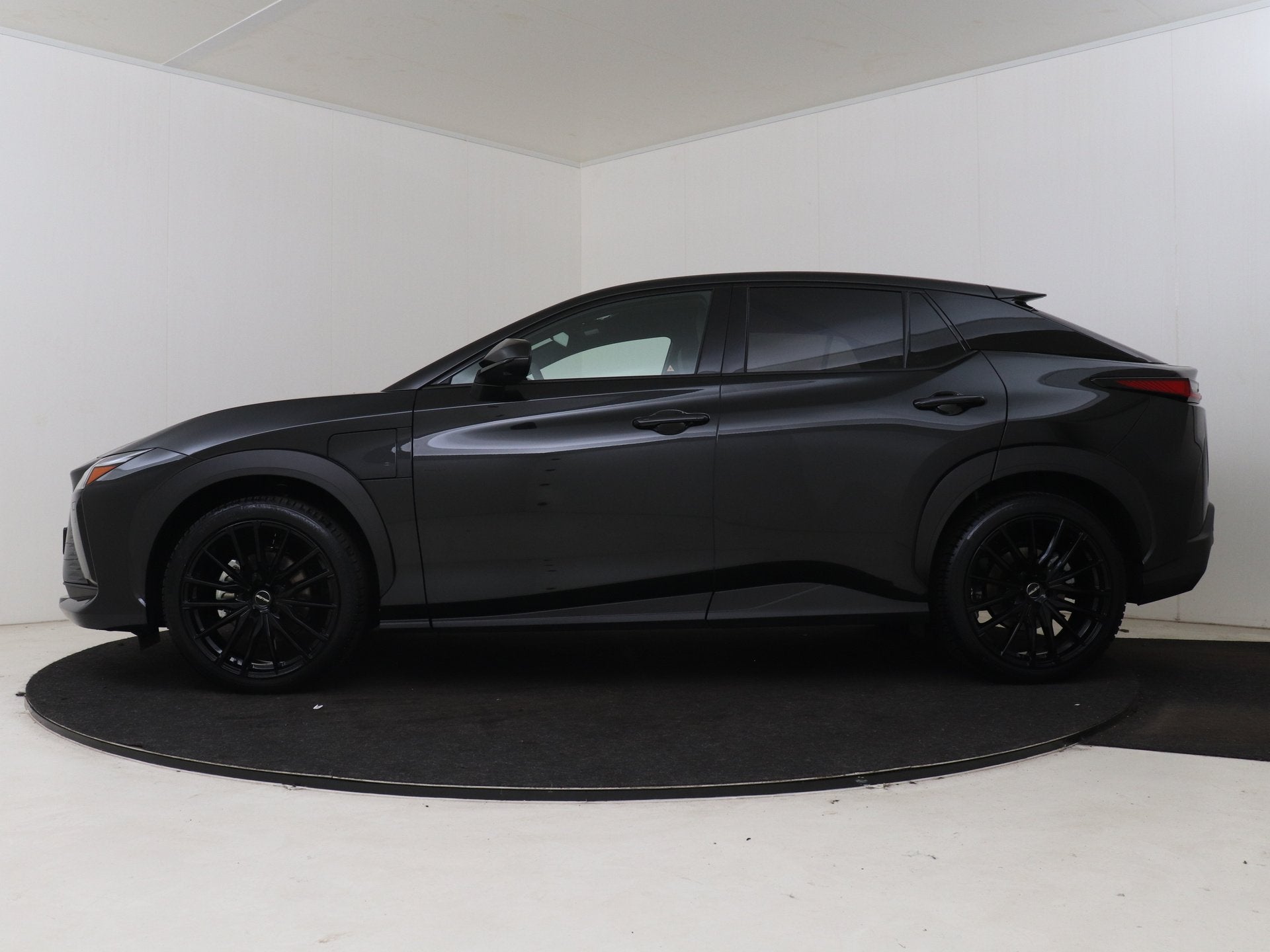 Lexus RZ 350e Luxury Line 77 kWh / Black Edition | 21" Velge, Auto's, 227 pk, 24 min, Zwart, 508 km