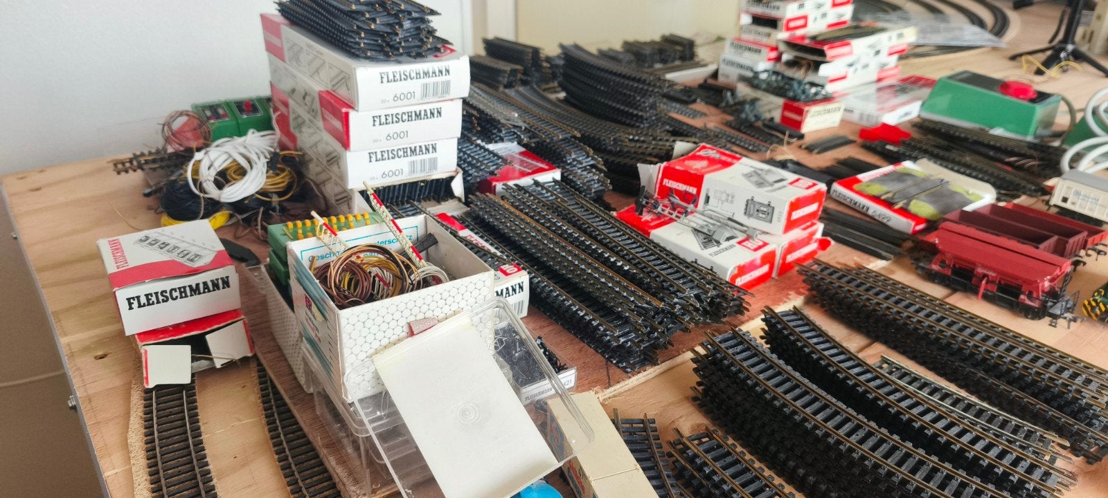 Grote partij Fleischmannrails H0 modelspoorbaan met toebehor, Ophalen, Gebruikt, Gelijkstroom, Fleischmann
