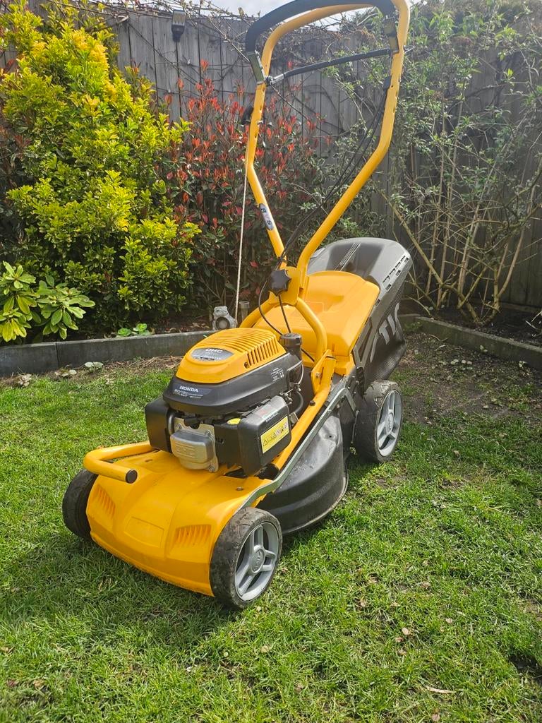 Stiga Multiclip maaier met Honda 160cc motor en opvang, Ophalen, Cirkelmaaier, Stiga, Benzine-grasmaaier