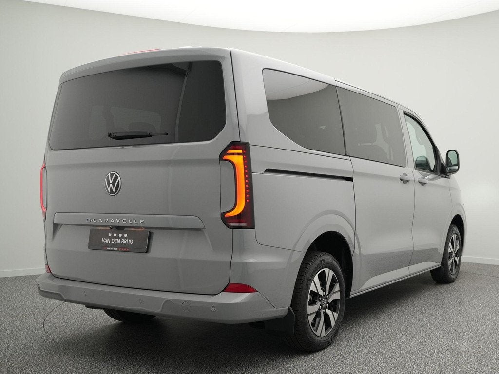 Volkswagen e-Transporter Caravelle 32 L1H1 Life 64 kWh 218 P, Auto's, Automaat, Zwart, Overige carrosserieën, Parkeercamera