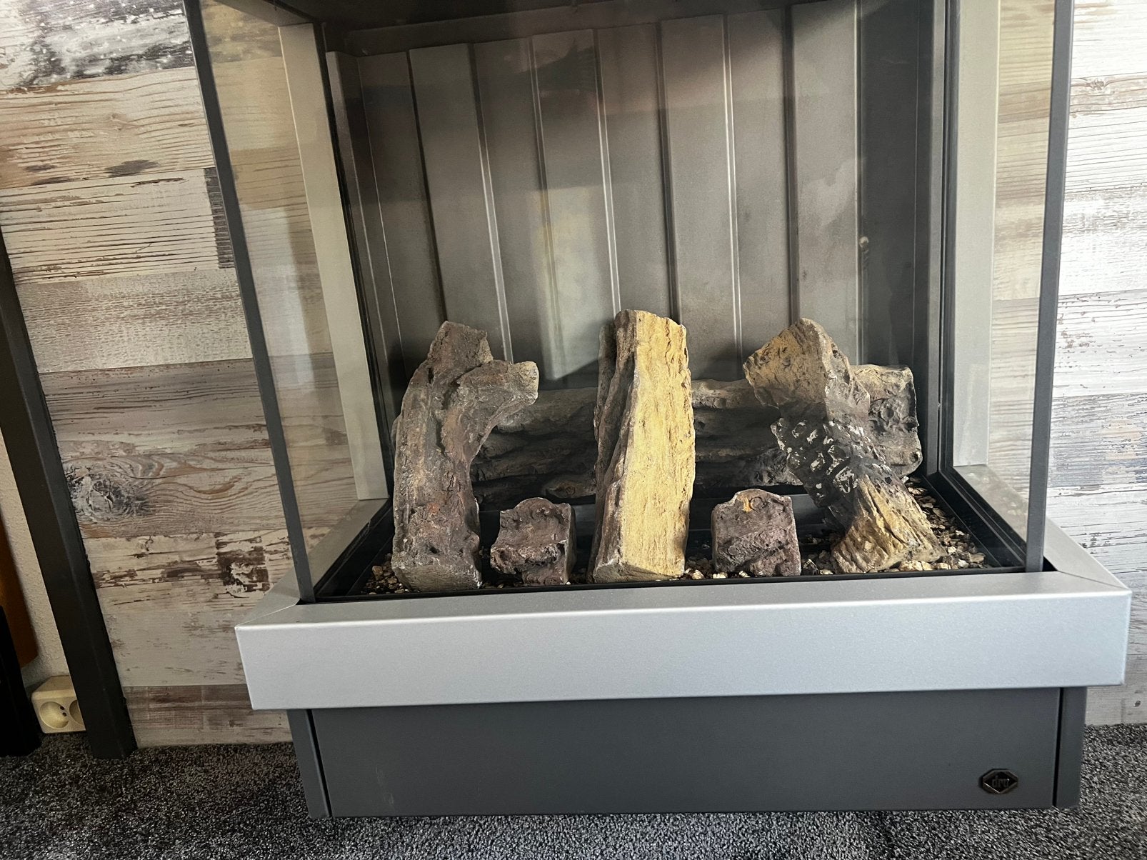 Mooie sier wandkachel DRU op aardgas, Ophalen, Gebruikt, Hangende haard, Gashaard