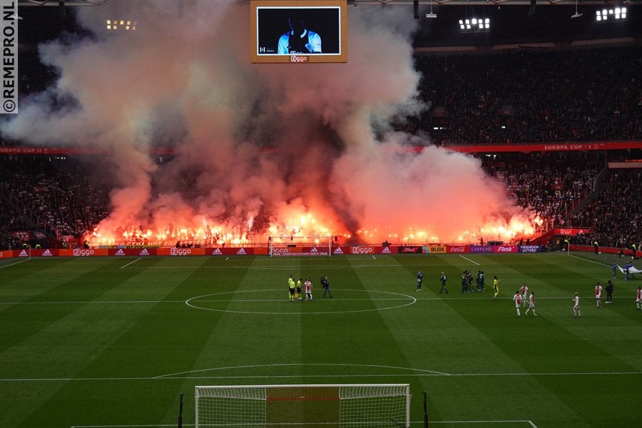 Ajax Barca legends F-Side, Twee personen