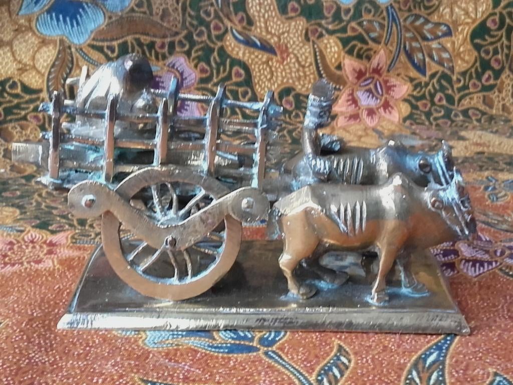Mooi antiek koper beeldje uit India van een ossenkar 13,3 cm, Ophalen of Verzenden
