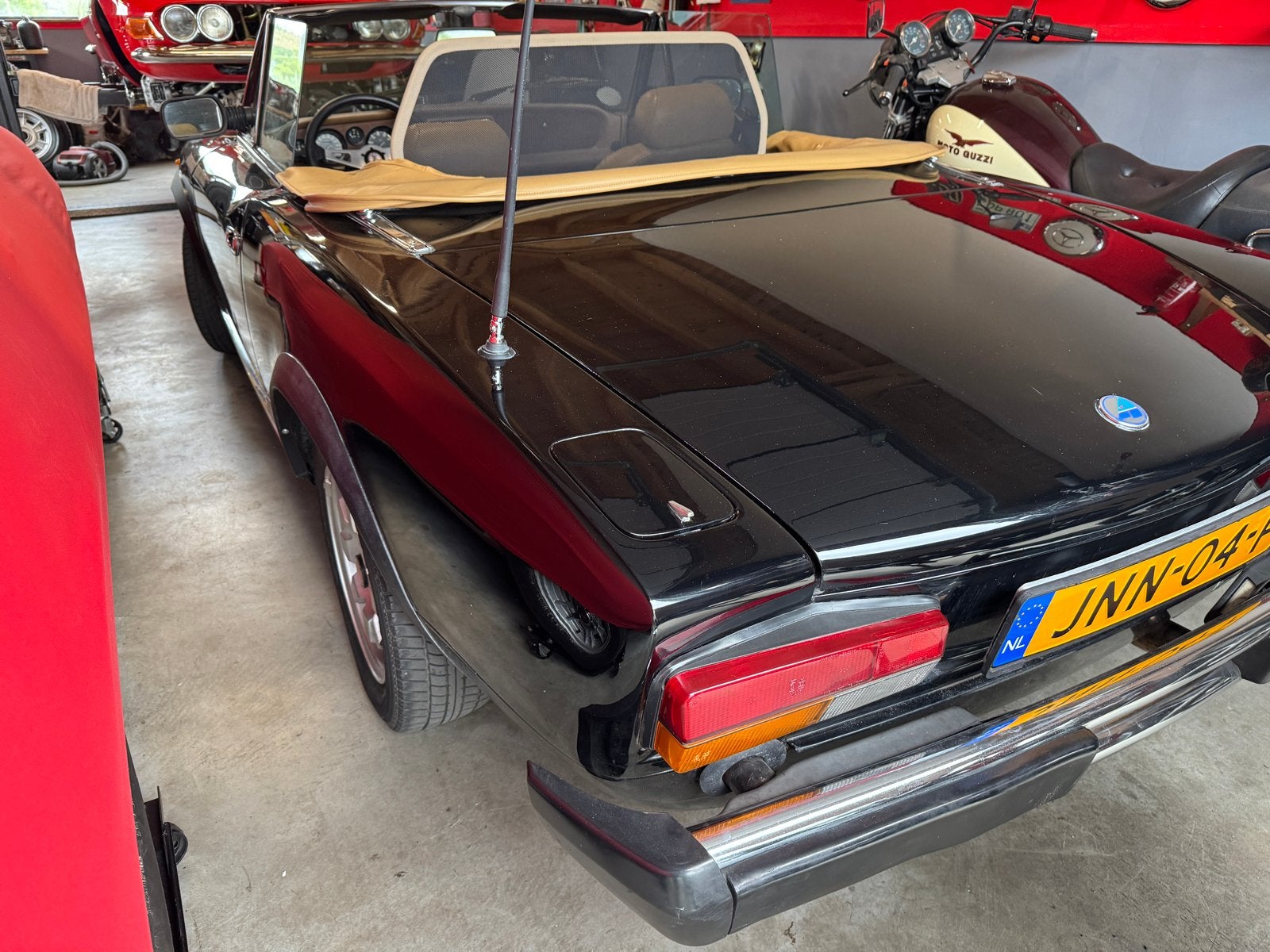 Pininfarina Fiat 124 DS spider 1984, Auto's, Beige, Zwart, 960 kg, Handgeschakeld