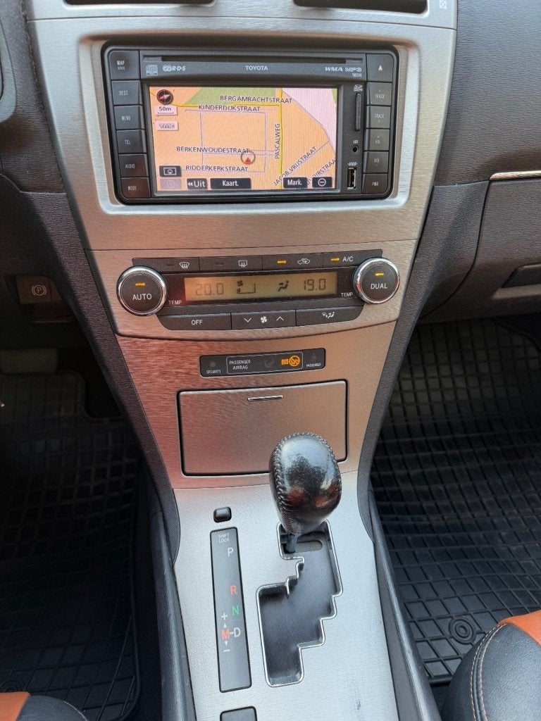 Toyota AVENSIS 2.0 VVTi Bns 2T LEER CLIMA NAVI CAMERA NAP AP, Auto's, Toyota, Euro 5, 4 cilinders, 1987 cc, Navigatiesysteem