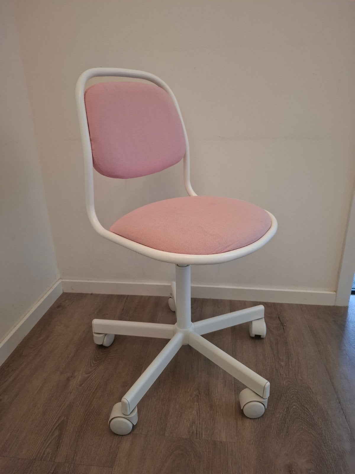 Ikea ÖRFJÄLL bureaustoel wit / roze, Huis en Inrichting, Bureaustoelen, Ophalen, Zo goed als nieuw, Roze