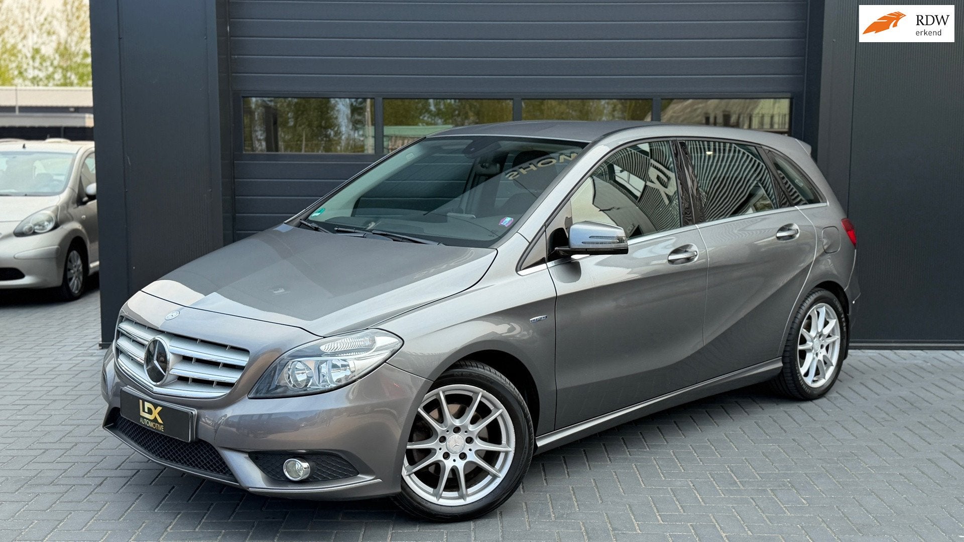 Mercedes-Benz B-klasse 200 Trekhaak|17'LMV, Voorwielaandrijving, Euro 5, Gebruikt, 1295 kg