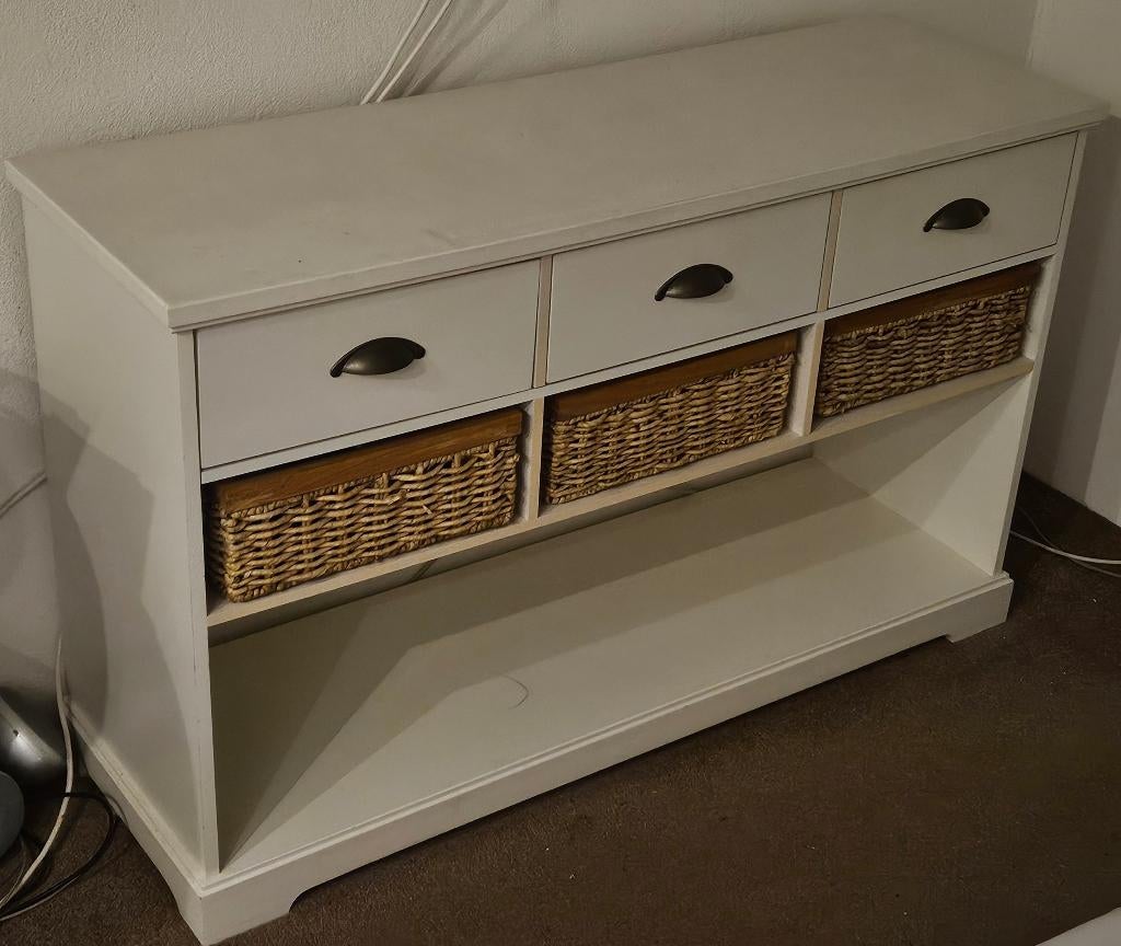 Kastje inclusief mandjes, Ophalen, Met plank(en), Gebruikt, 100 tot 150 cm