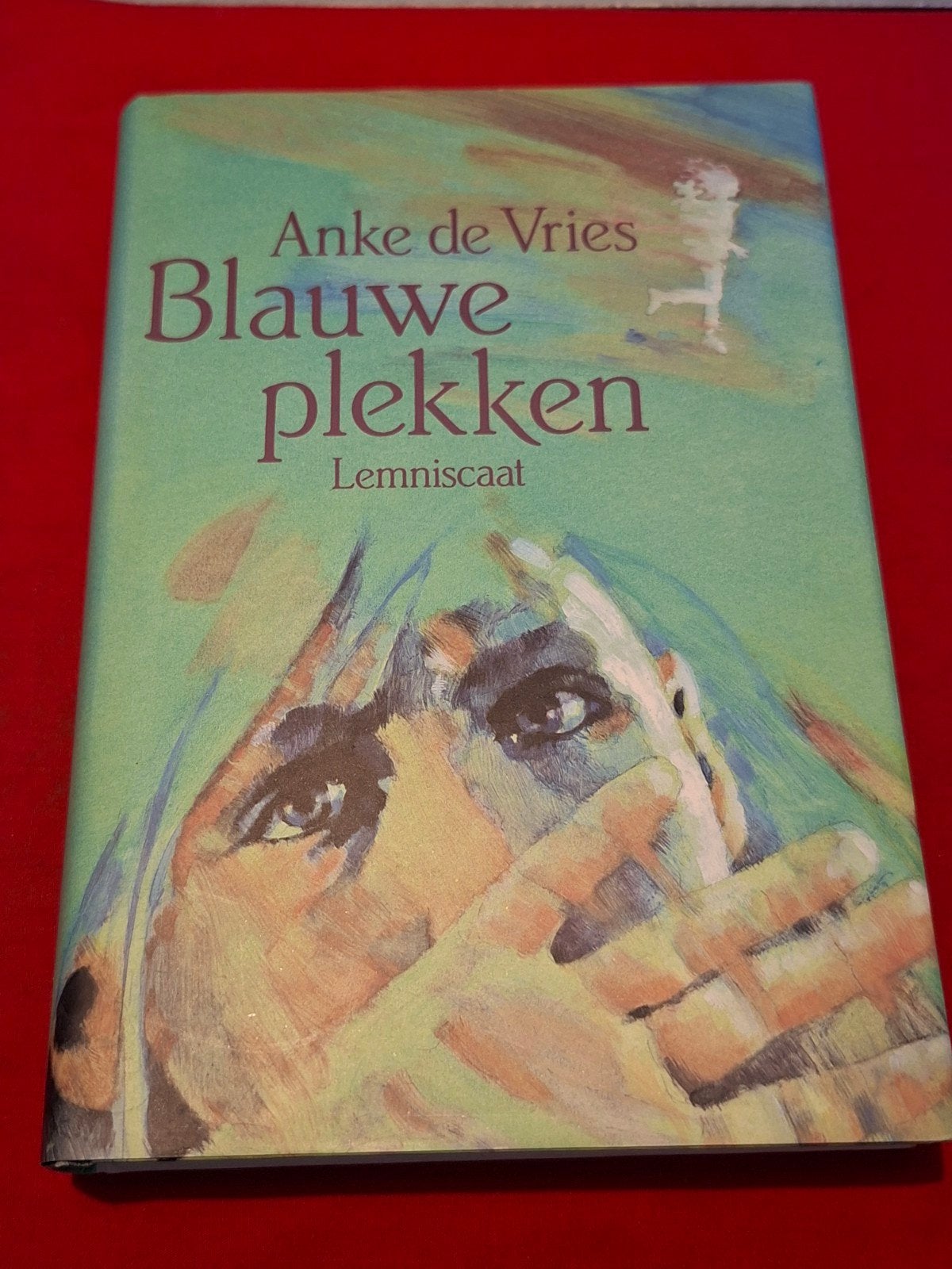 GESIGNEERD Blauwe plekken. Anke de Vries. 1992 - 2e druk., Ophalen of Verzenden, Gelezen