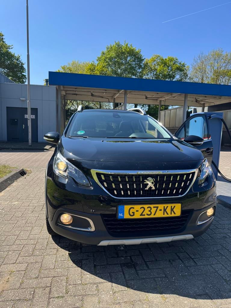 Peugeot 2008 1.2 Puretech 130pk 2019 Zwart, Auto's, 15 km/l, 1250 kg, 1199 cc, USB