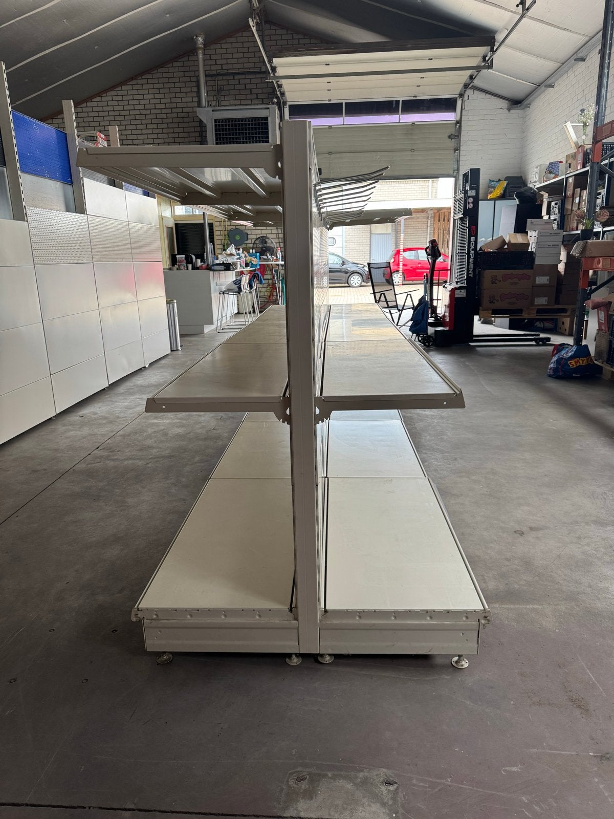 Complete winkelstelling met legborden en pegboard, Huis en Inrichting, Kasten | Stellingkasten, Ophalen of Verzenden