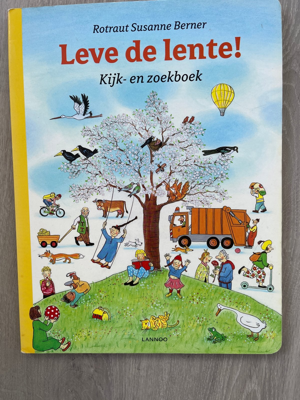 Leve de lente! Kijk- en zoekboek van Rotraut Susanne Berner, Gelezen, Fictie algemeen, Jongen of Meisje, Ophalen of Verzenden