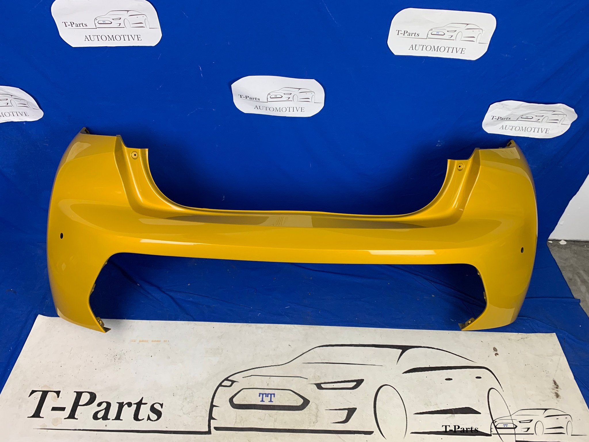 Peugeot 208 GT voorbumper bumper 6x pdc