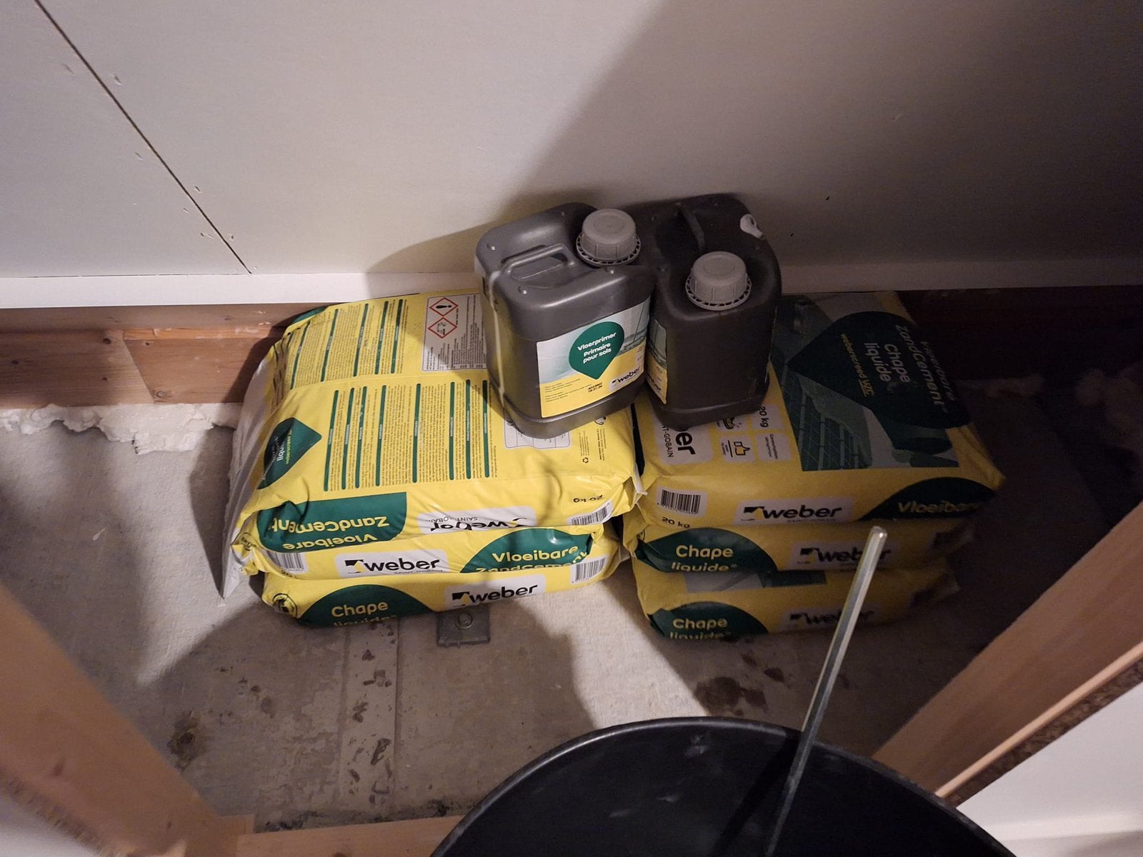 6 zakken Weber vloeibaar ZandCement incl VloerPrimer, Ophalen, Zo goed als nieuw