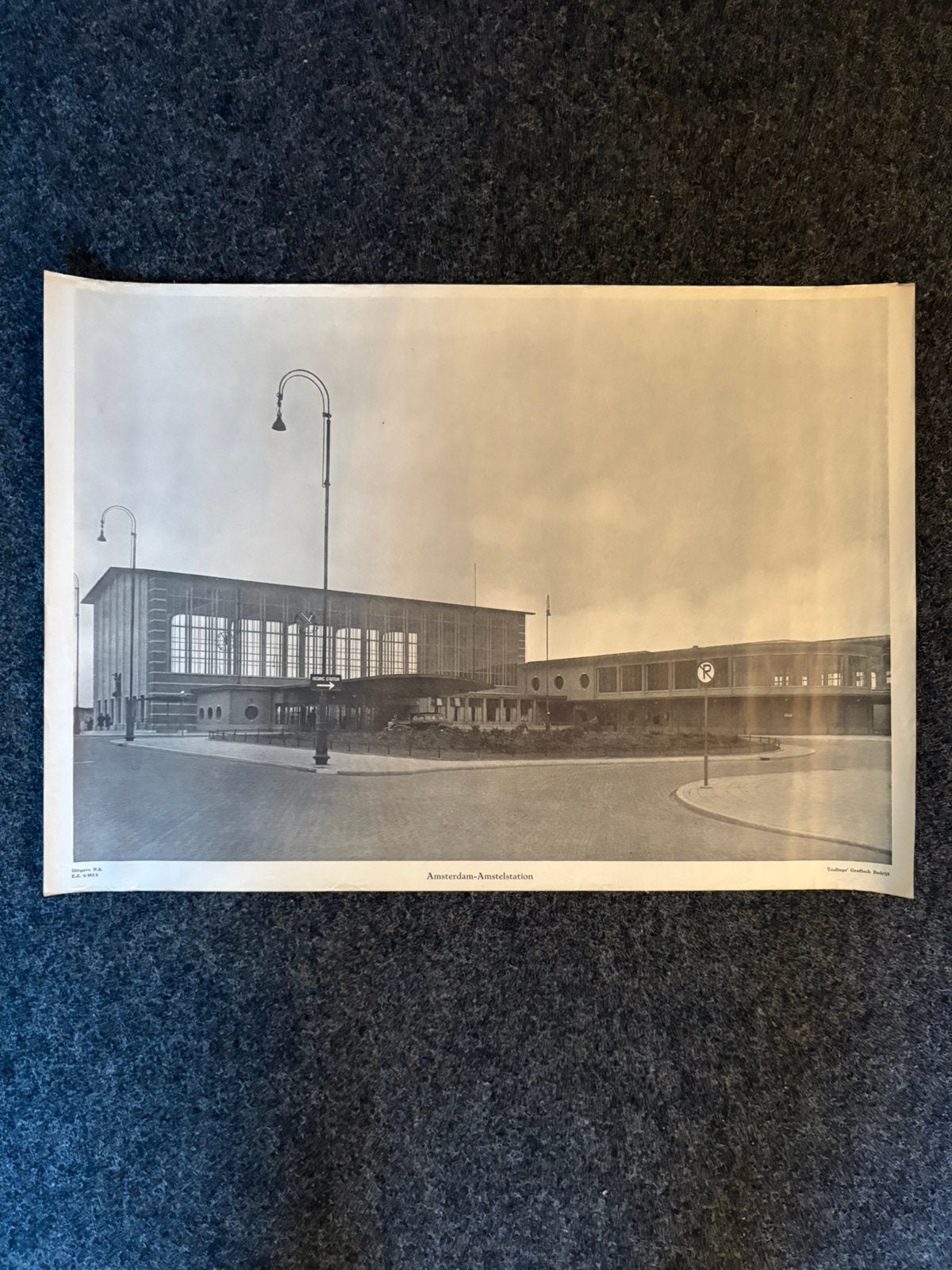 Oude poster ‘Amsterdam-Amstelstation’, Ophalen of Verzenden, Gebruikt, Trein