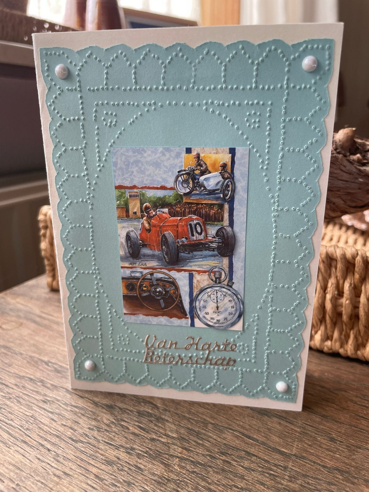 Handgemaakte kaart 'Van Harte Beterschap' met raceauto, Hobby en Vrije tijd, Verzenden, Nieuw, Overige thema's, Blanco kaart of Basiskaart