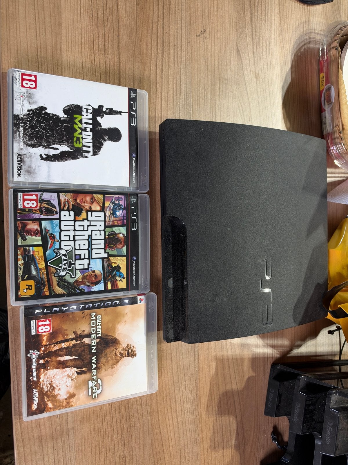 PS3 met 3 topgames: Call of Duty MW2, MW3 en GTA V, Spelcomputers en Games, Ophalen of Verzenden, Zonder controller, Slim, Gebruikt