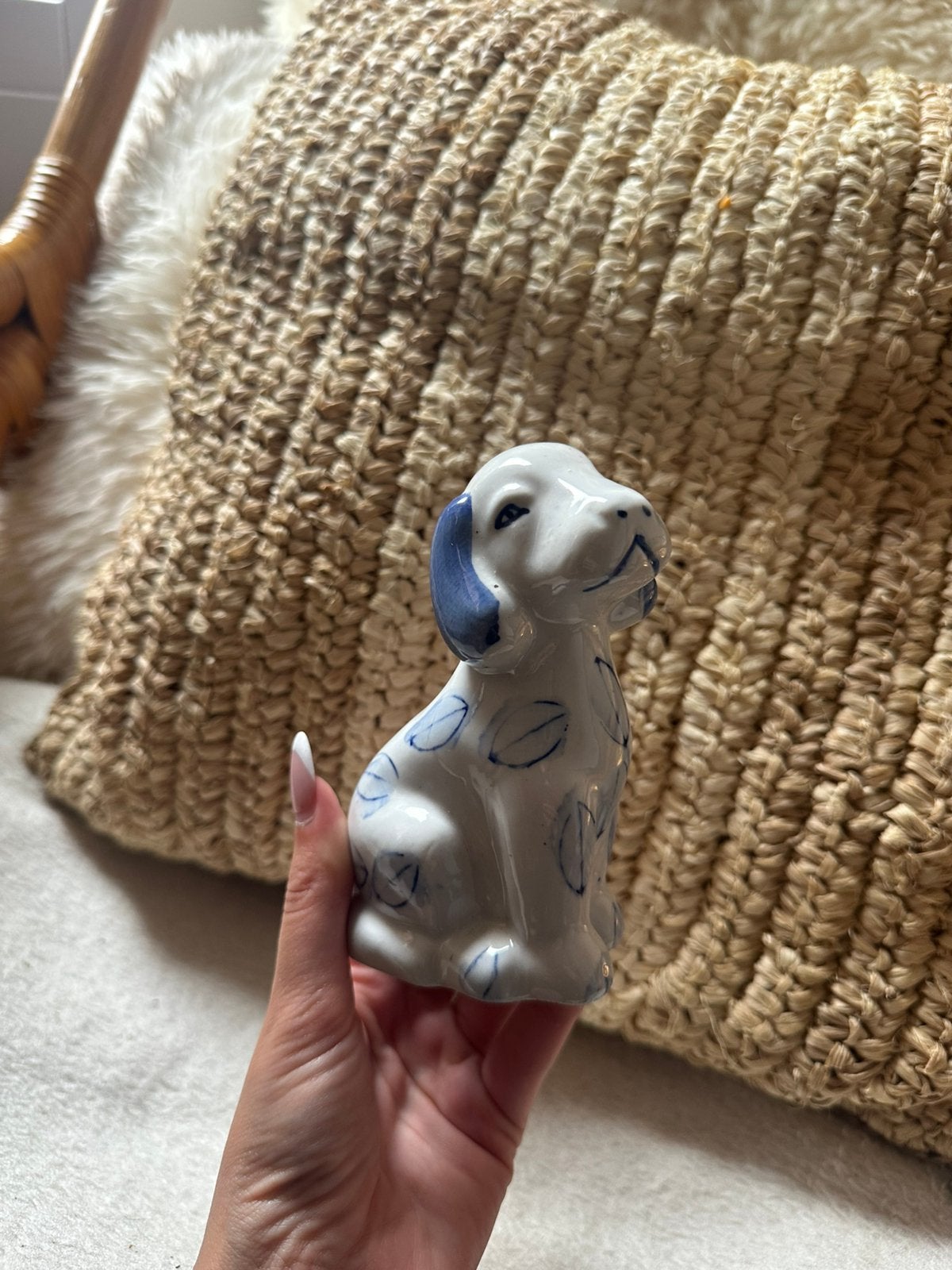 Vintage porseleinen Delfts blauw hondje – klein beeldje, Ophalen of Verzenden