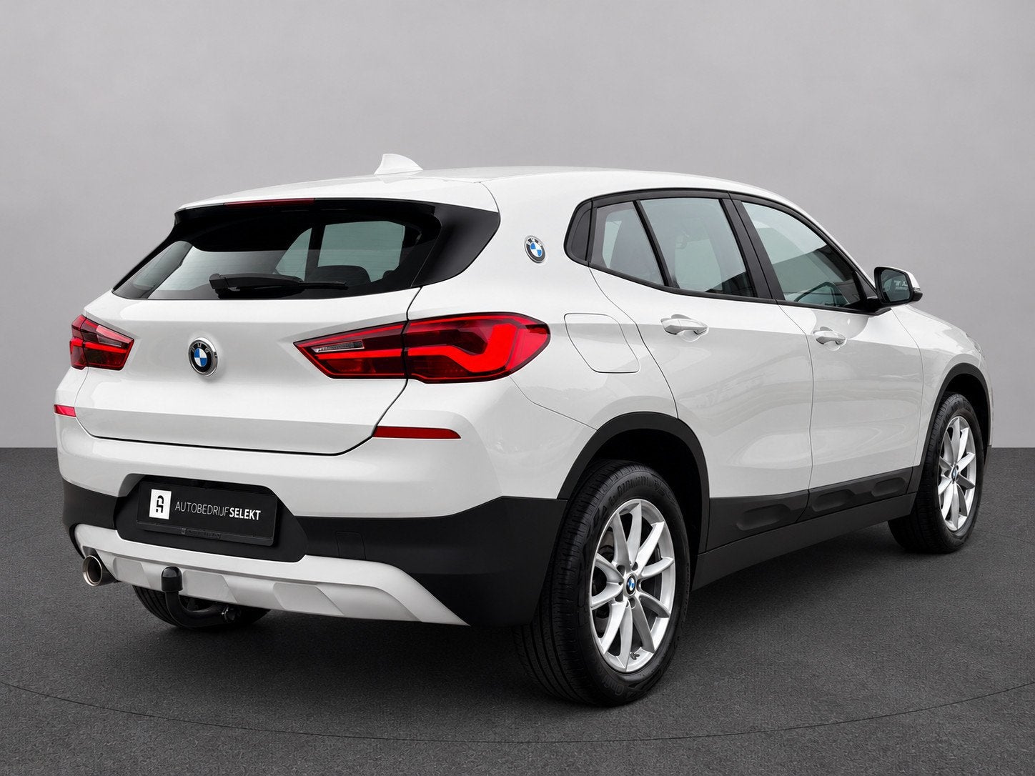 BMW X2 SDrive18i | Trekhaak | Camera | LED | Groot scherm |, Voorwielaandrijving, Dealer onderhouden, Gebruikt, Met garantie (alle)