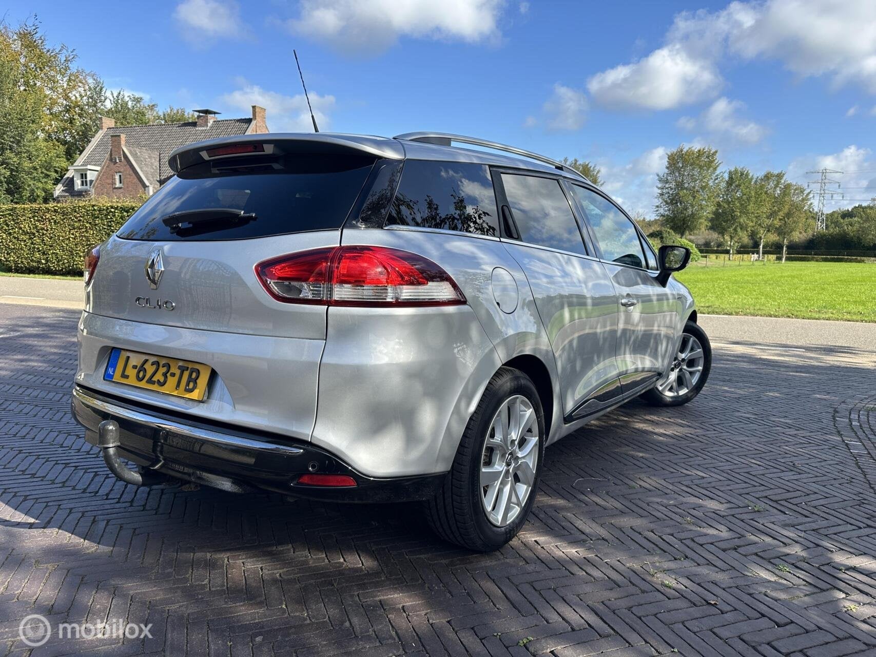 Renault Clio Estate 0.9 TCe Limited 2019 Trekhaak Cruise✅, Voorwielaandrijving, Stof, Gebruikt, Met garantie (alle)