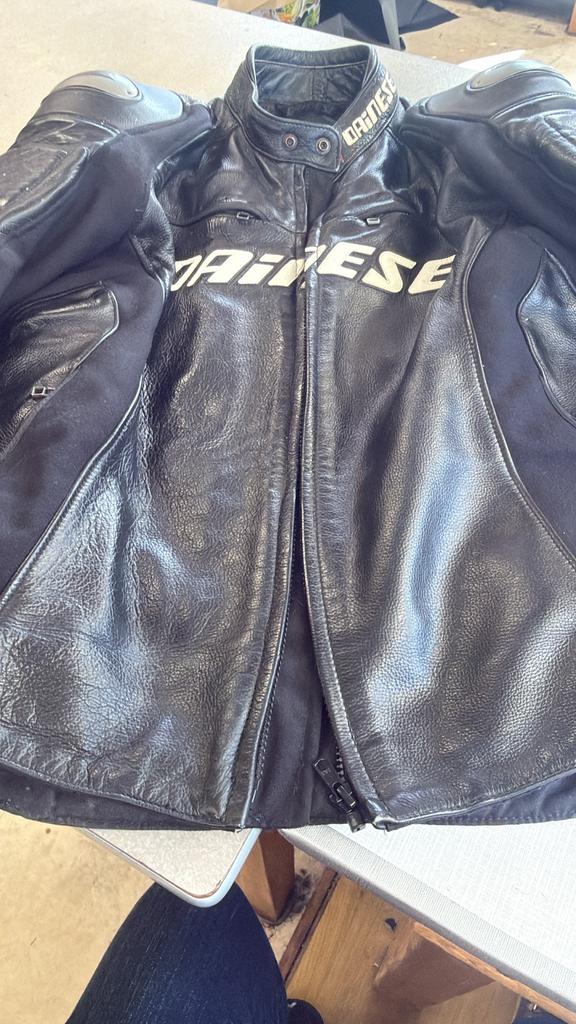 Dainese motorpak 44-46 - Herstel en vermaakwerk mogelijk, Ophalen of Verzenden, Tweedehands, Heren, Combipak