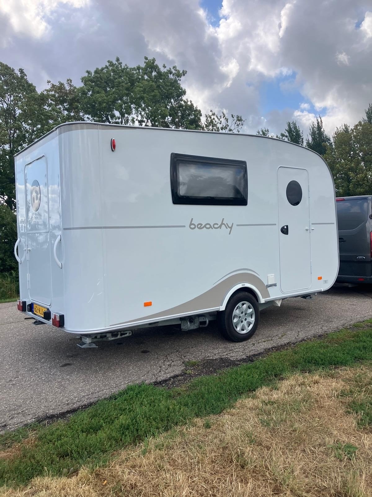 Te koop: Complete Hobby Beachy 420 + Stalling t/m juli 2027, Caravans en Kamperen, Hobby, Tot en met 2, Treinzit, Particulier