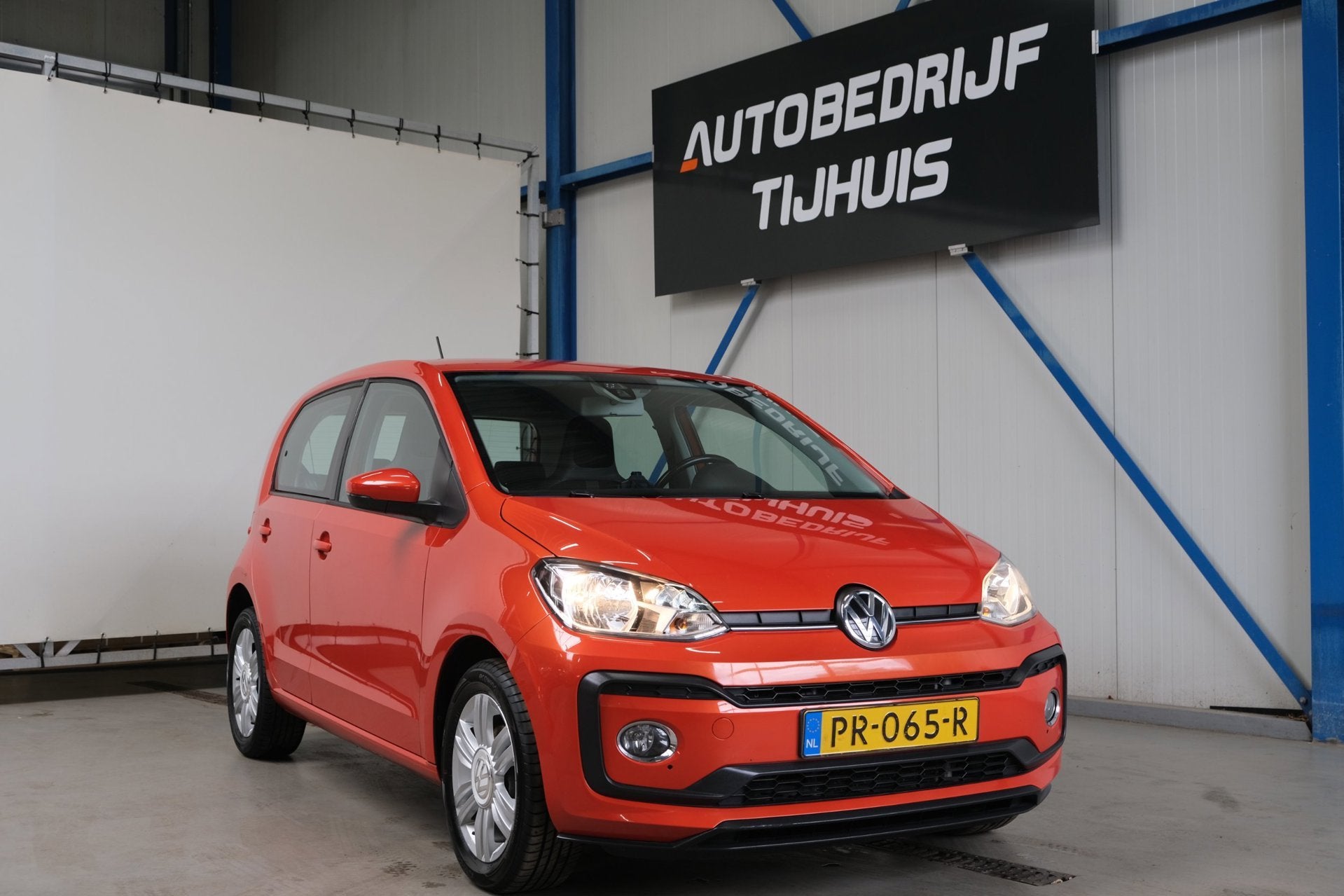 Volkswagen Up! 1.0 TSI BMT high up! - N.A.P. Airco, Cruise,, Auto's, Gebruikt, Overige kleuren, 4 stoelen, 23 km/l