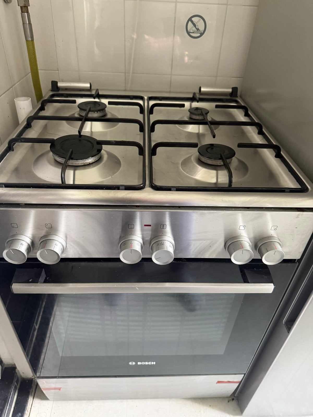 Bosch Vrijstaand Gasfornuis met Oven en Glasplaat, Ophalen, Gebruikt, 60 cm of meer, 4 kookzones