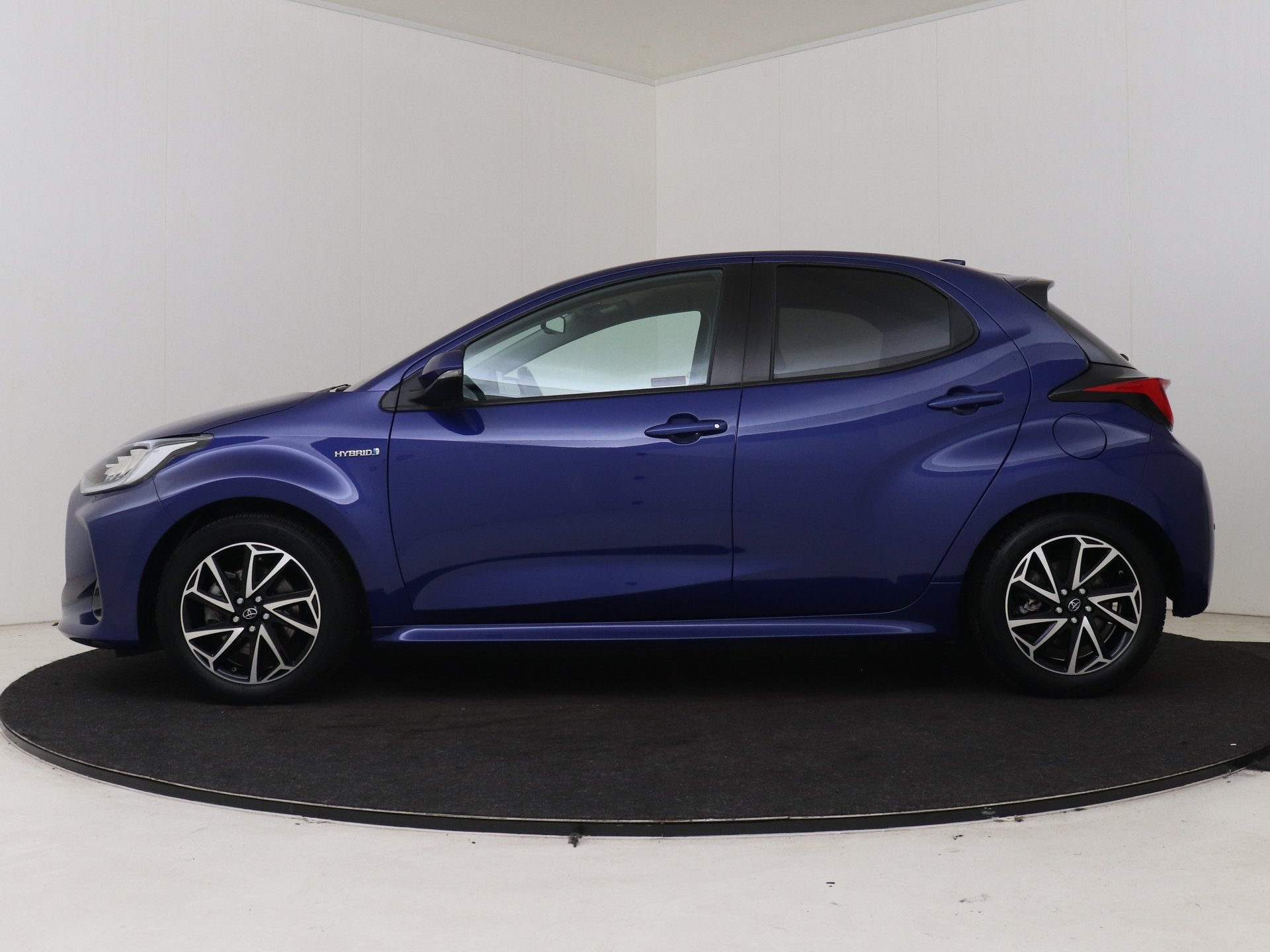 Toyota Yaris 1.5 Hybrid Dynamic | Dealer Onderhouden | Stoel, Gebruikt, Blauw, 49 €/maand, 1490 cc