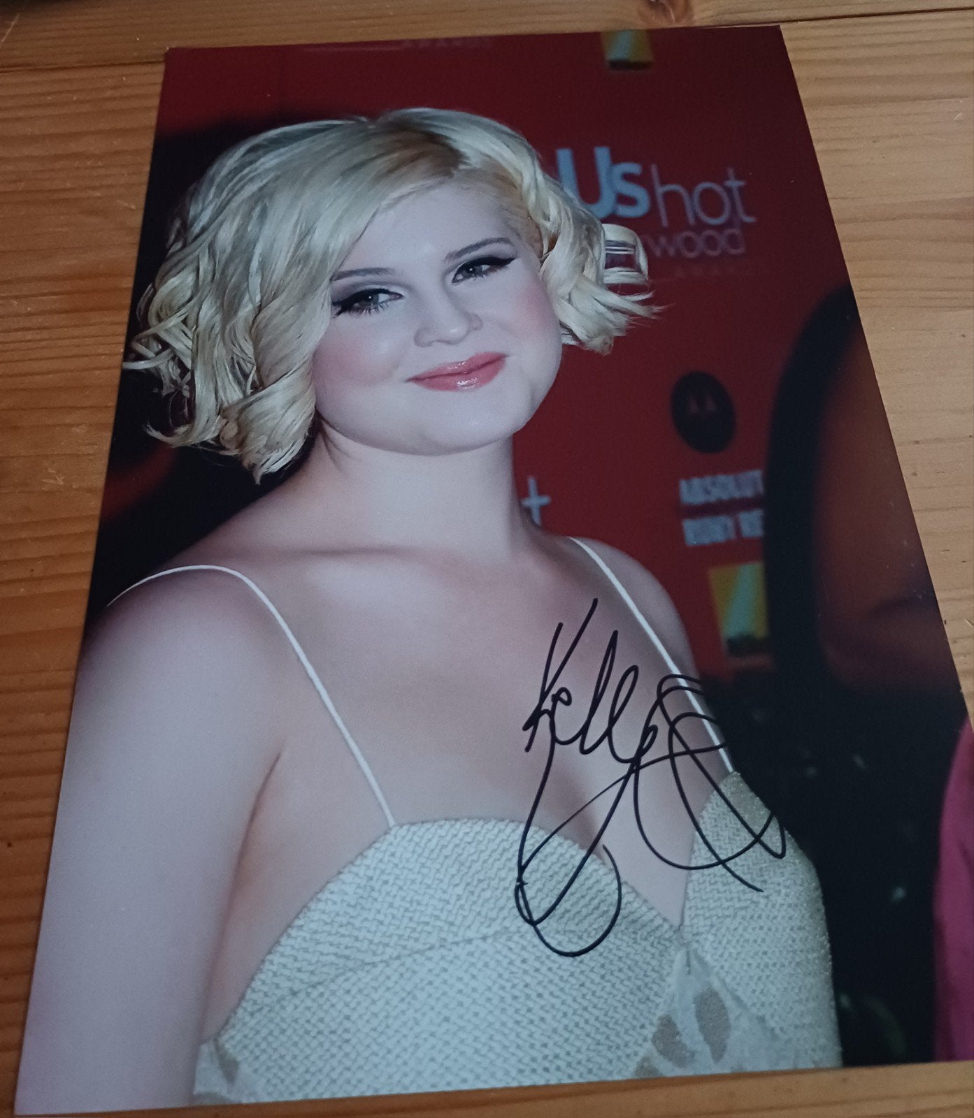 Kelly Osbourne handtekening gesigneerde foto 30x20cm, Ophalen of Verzenden, Zo goed als nieuw, Foto of Kaart