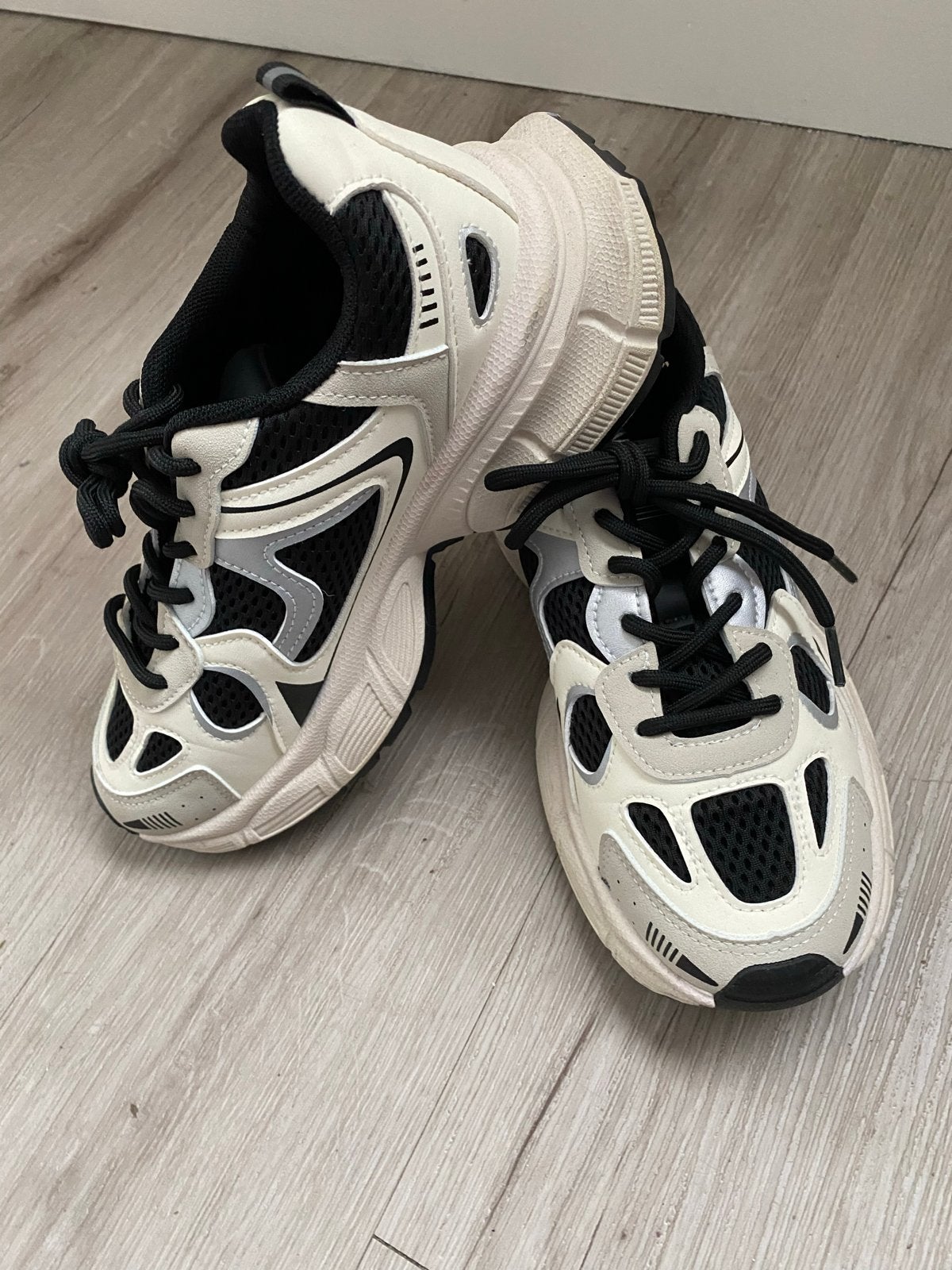 OXMOX Sneakers Zwart/Wit Maat 39, Kleding | Dames, Schoenen, Ophalen, Nieuw, Zwart, Sneakers of Gympen