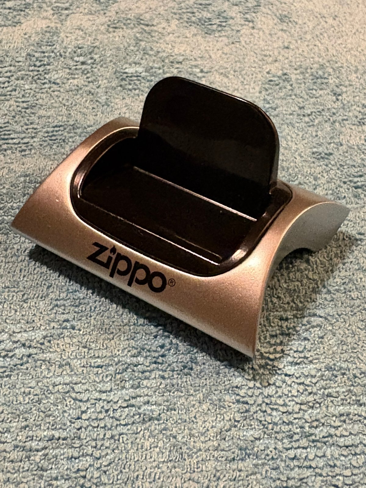 ZIPPO: MAGNETISCHE STANDAARD 142226,, Verzamelen, Ophalen of Verzenden, Zo goed als nieuw, Overige typen