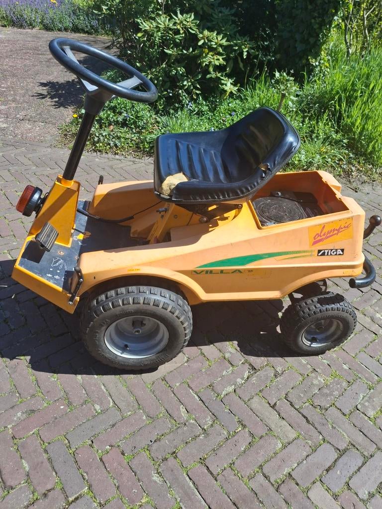 Zitmaaier stigga villa, Ophalen