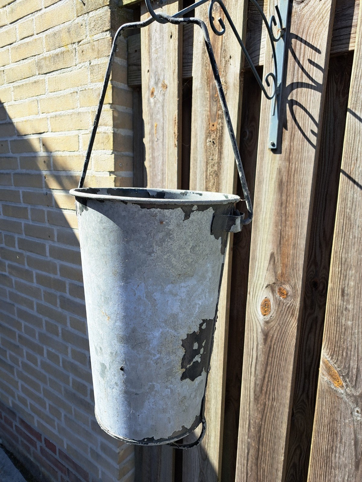 Originele oude brandblusemmer, Tuin en Terras, Ophalen, Gebruikt, Rond, Metaal