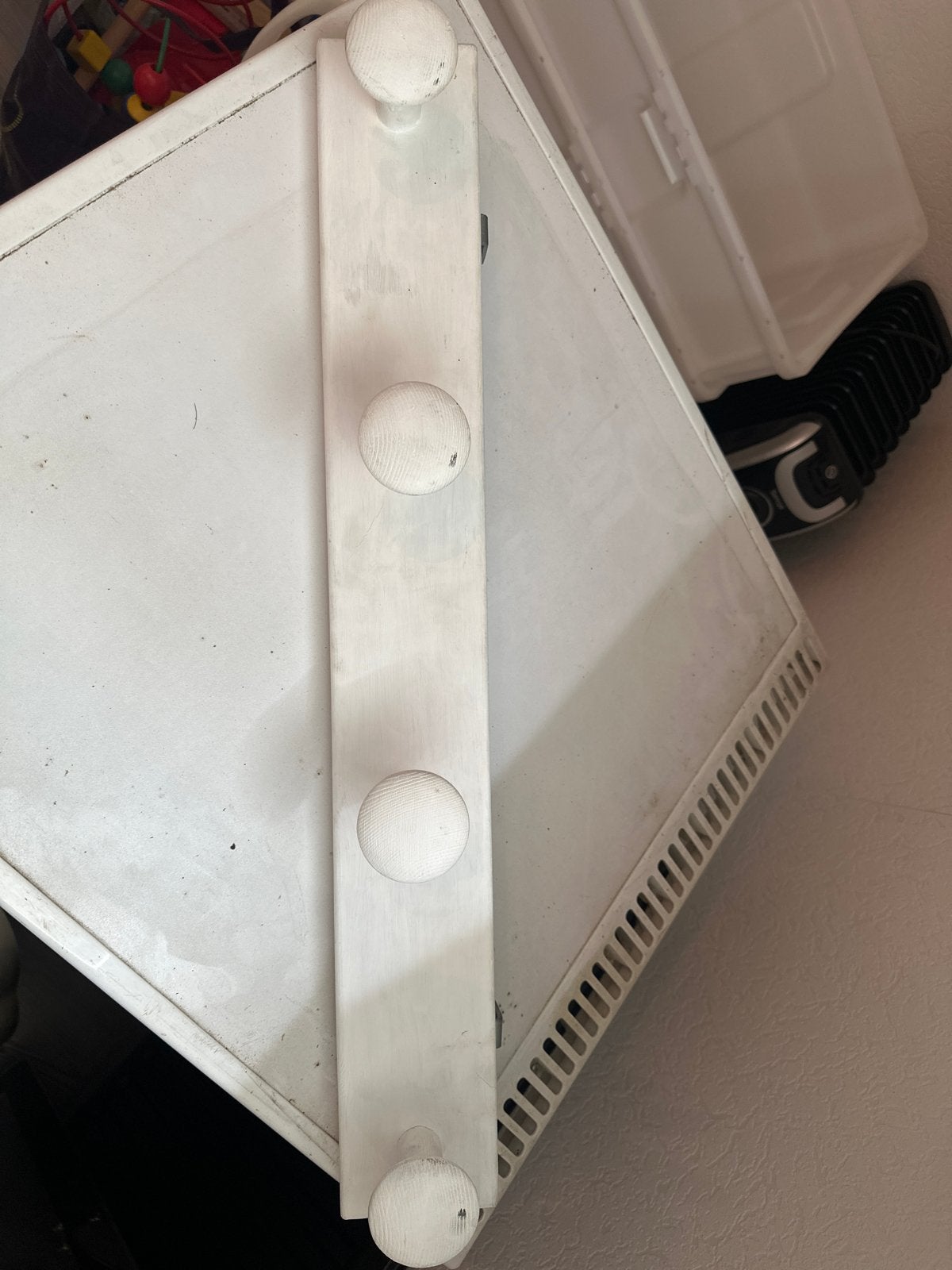 Witte wandkapstok met 4 haken, Ophalen of Verzenden, Gebruikt, Hout, Wandkapstok