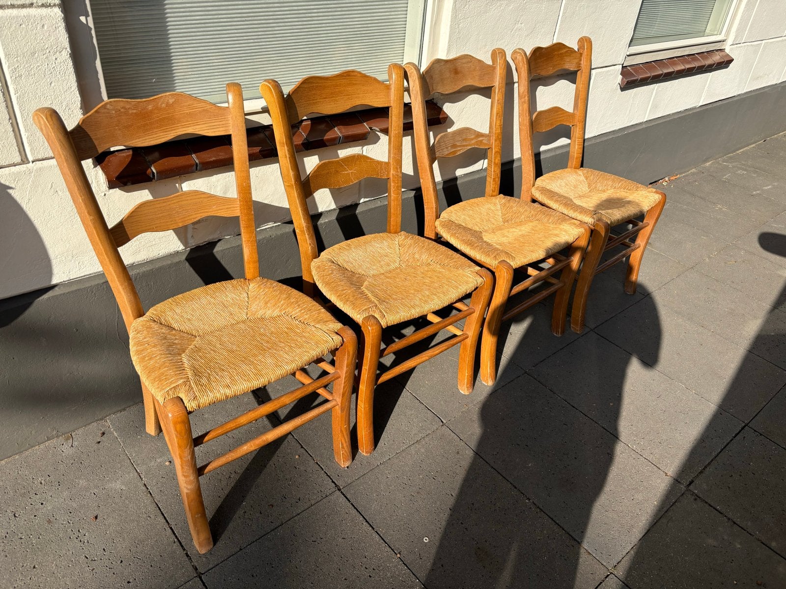 4 landelijke Frans eiken brocante boerenstoelen € 10 pst., Ophalen, Gebruikt, Bruin, Vier