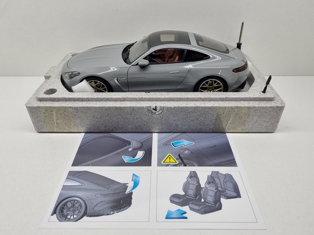 1:12 NZG Mercedes-Benz AMG GT63 4Matic
10331/52 1/12
Nieuw, Ophalen of Verzenden, Nieuw, 1:9 t/m 1:12, Auto