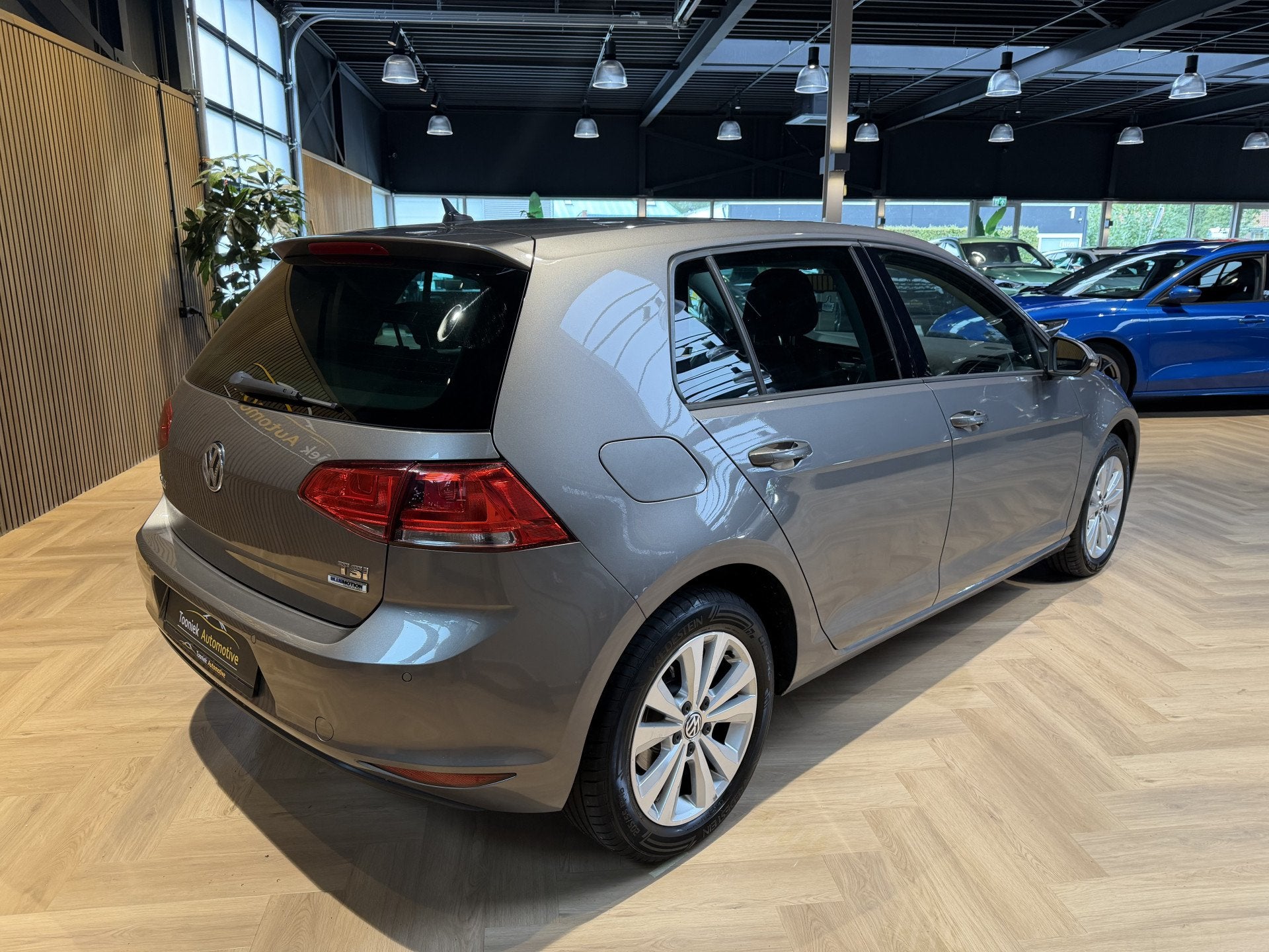 Volkswagen Golf 1.2 TSI Comfortline NAVIGATIE (bj 2015), Auto's, Voorwielaandrijving, Stof, Gebruikt, Huisgarantie