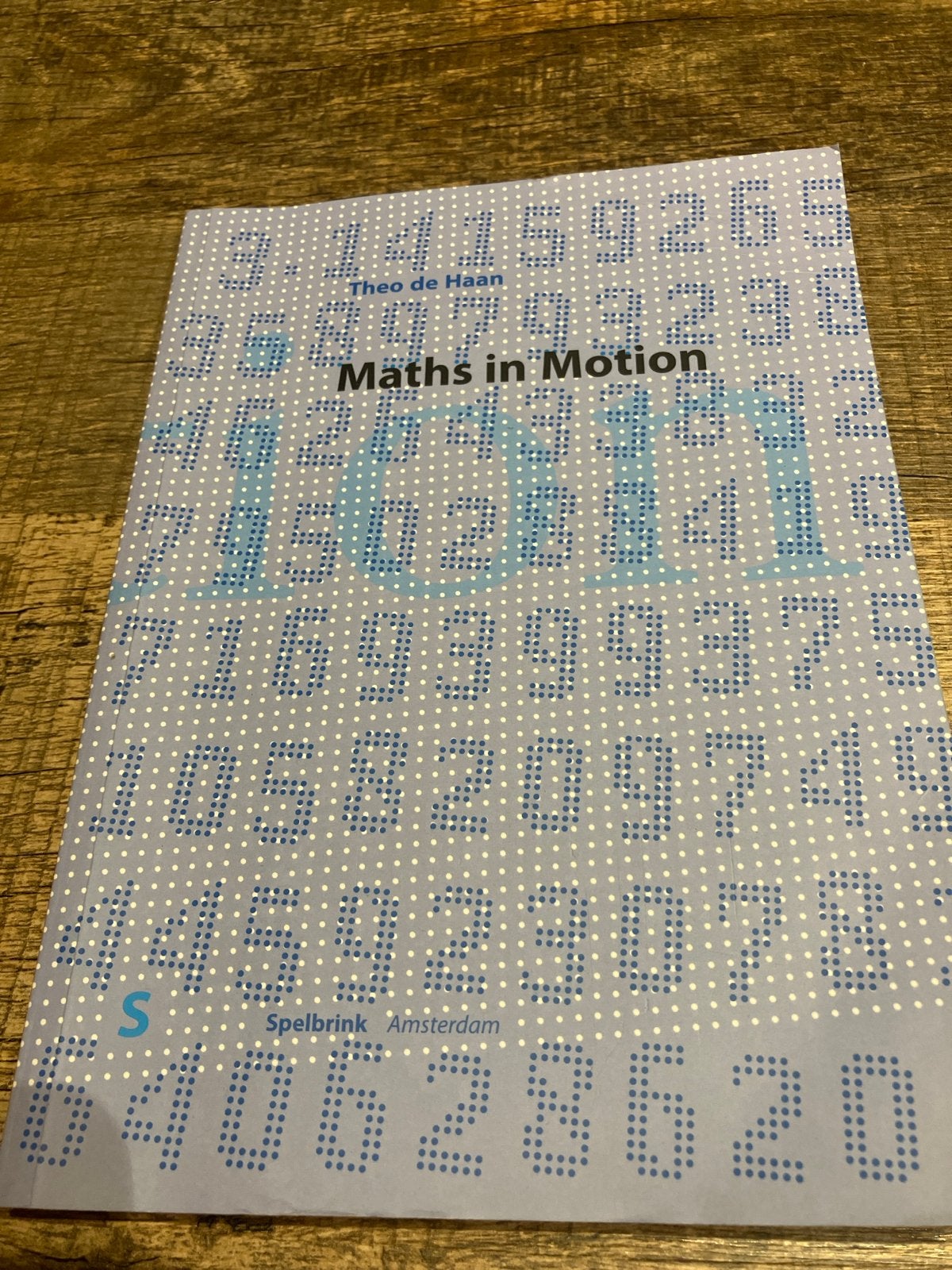 Maths in Motion - Theo de Haan isbn 978-90-804070-0-8, Boeken, Studieboeken en Cursussen, Ophalen of Verzenden, Beta, Zo goed als nieuw