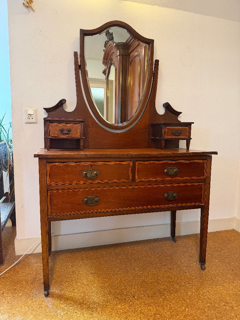 Kaptafel antiek, Ophalen, Gebruikt