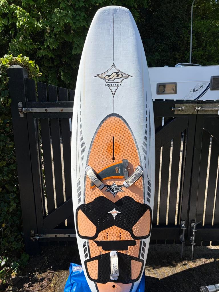 JP Young Gun 114L Windsurfboard - Ideaal voor kids, Ophalen, Gebruikt, Minder dan 250 cm, Met vin(nen)