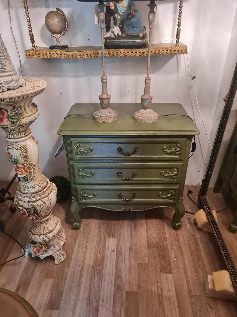 Zeer oud vol houten ladekastje in antiek groene kleur, Ophalen, Heikant 21 Kaatsheuvel, Belle Vieille Brocante, 50 tot 100 cm