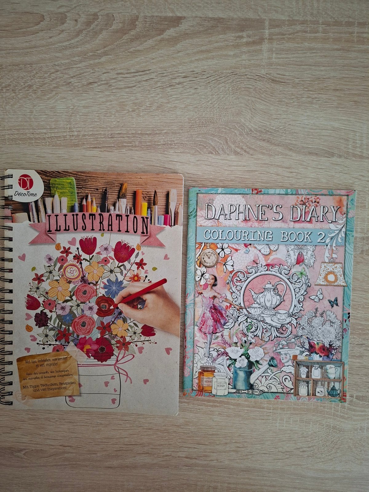 Illustratie & Kleurboek: Daphne's Diary Colouring Book 2, Niet van toepassing, Diverse auteurs, Ophalen of Verzenden, Zo goed als nieuw