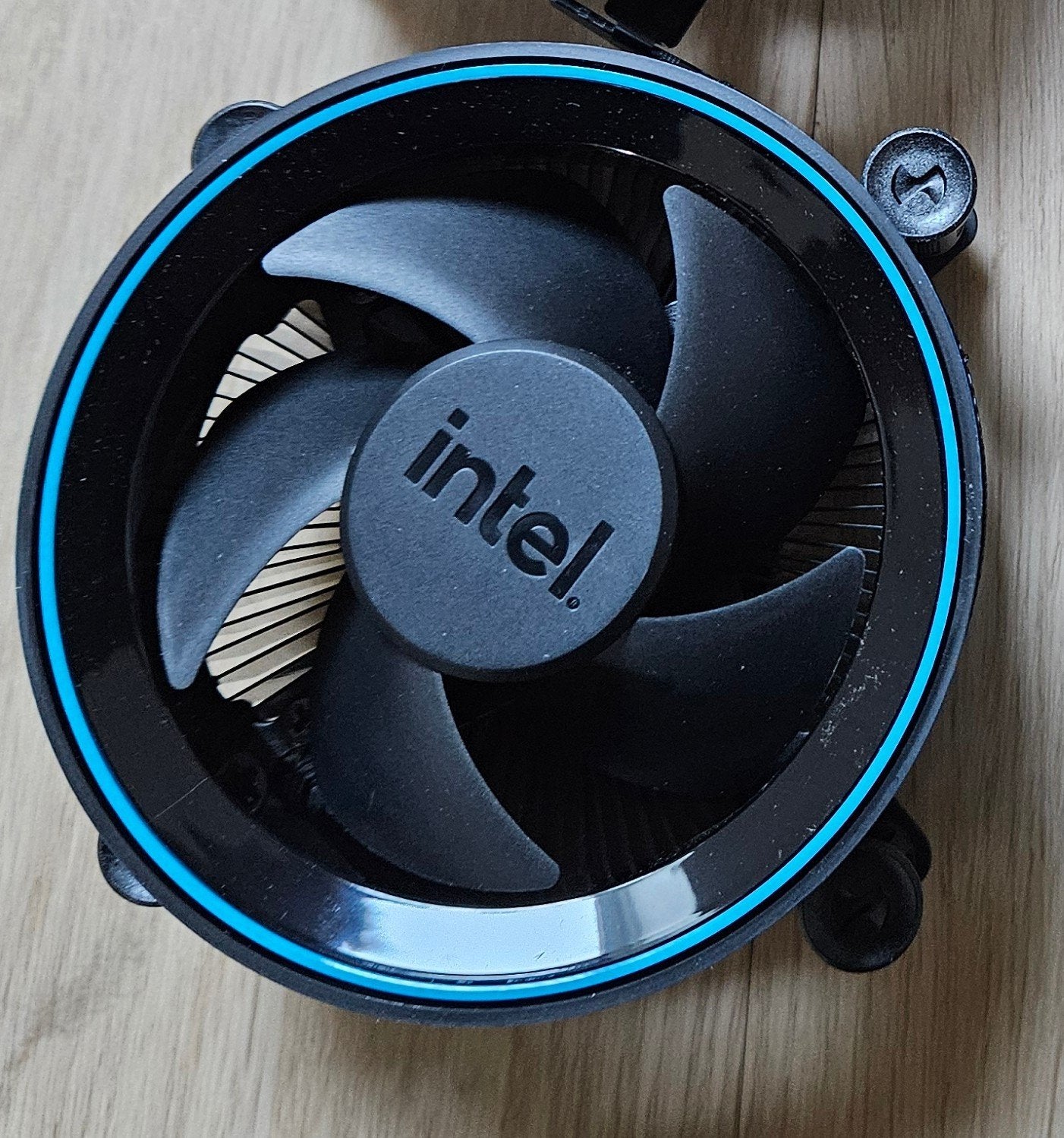 Intel ultra CPU Koeler, Computers en Software, Ophalen of Verzenden, Zo goed als nieuw, Luchtkoeling