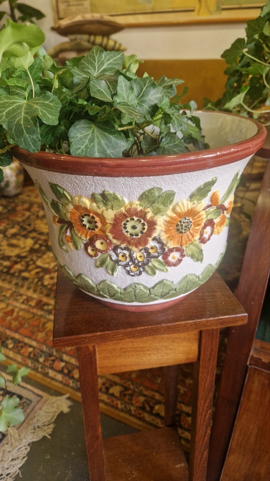 Italiaanse tetro keramieke bloempot met reliëf bloemen, Ophalen of Verzenden