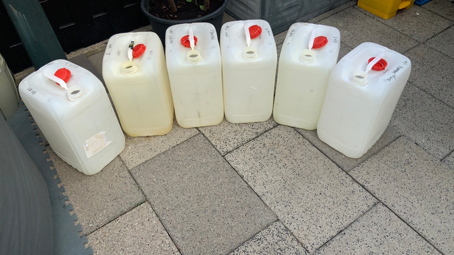 Jarrycans 25 liter, Minder dan 75 liter, Ophalen, Zo goed als nieuw