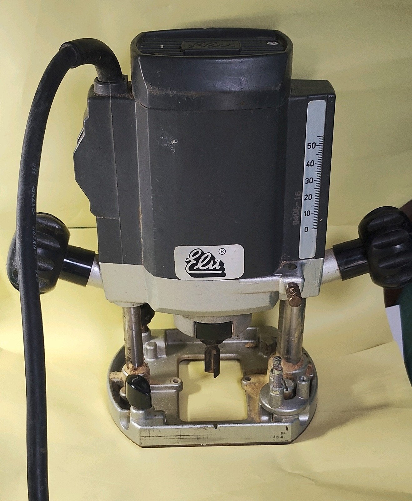 Elu Bovenfrees - Made in Switzerland - 780W, Gebruikt, Verzenden, Bovenfrees, Elu