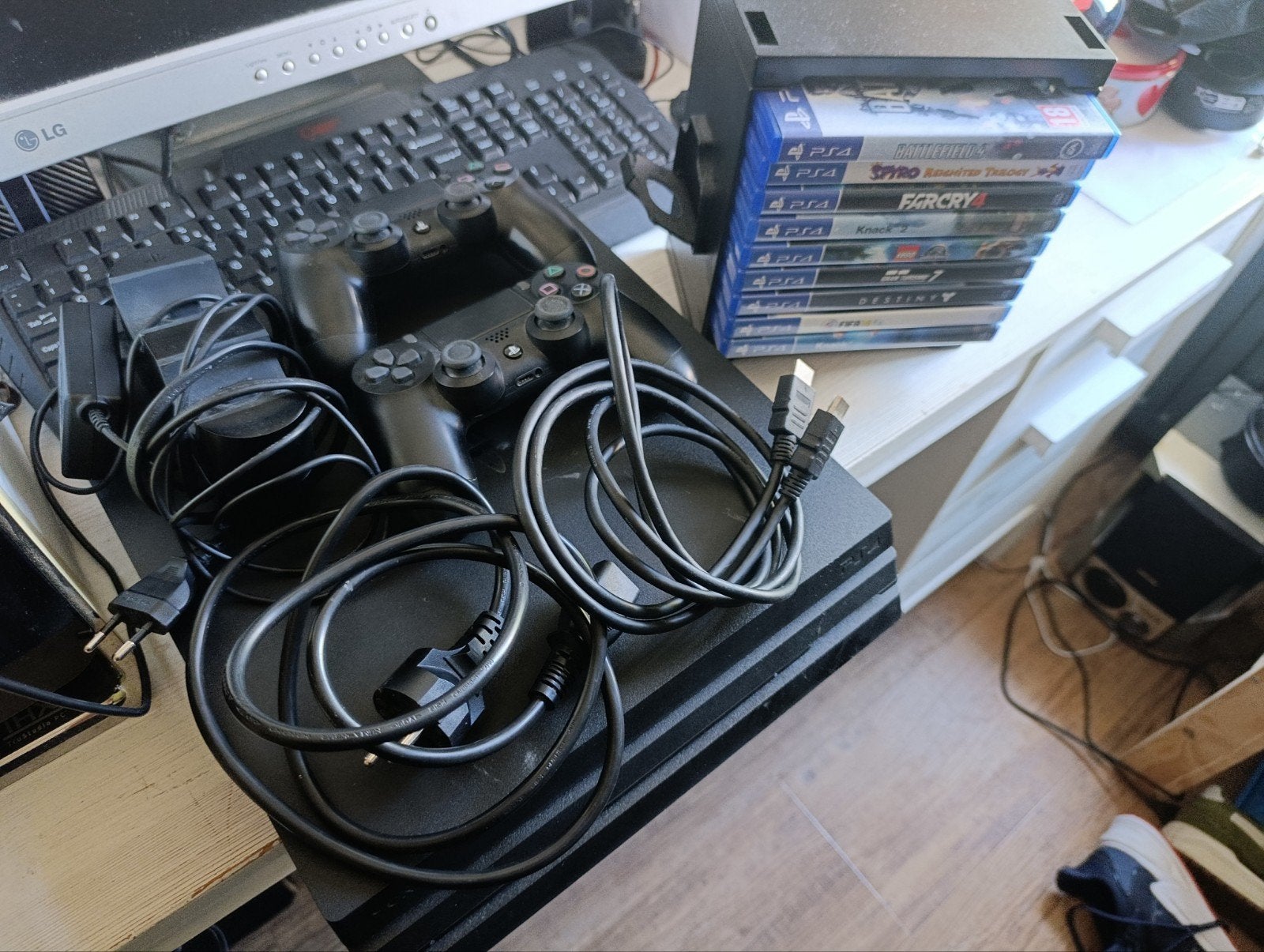 PlayStation 4 Compleet Pakket met 9 Games en Accessoires, Ophalen, Gebruikt