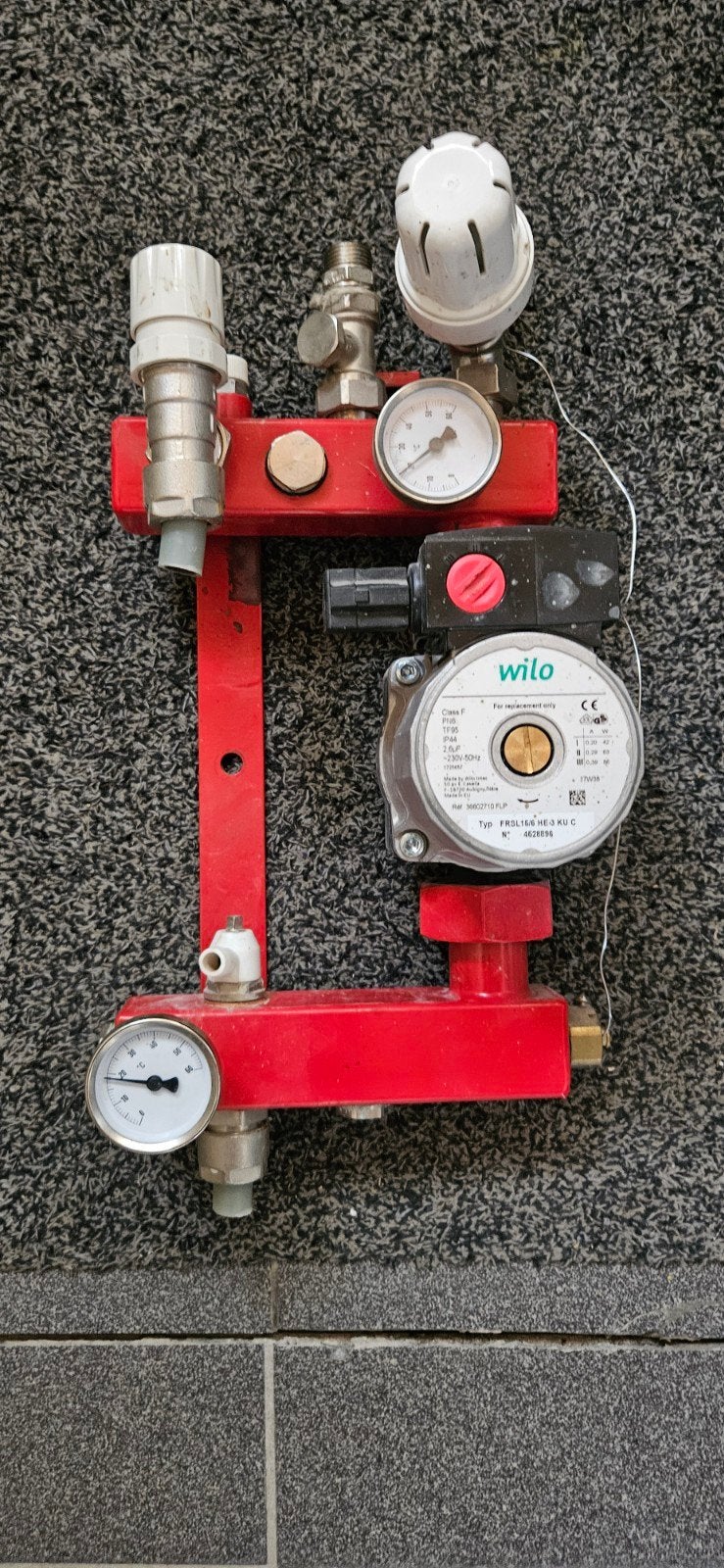 Wilo circulatiepomp met verdeler voor vloerverwarming, 30 tot 80 cm, Gebruikt, Overige typen, Minder dan 60 cm